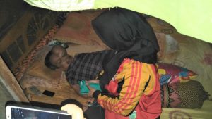 Pemeriksaan Kesehatan oleh KKN STIK Makassar kepada bapak Mhsn (50) penderita Tumor